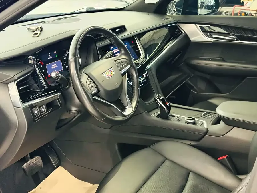 Cadillac XT6