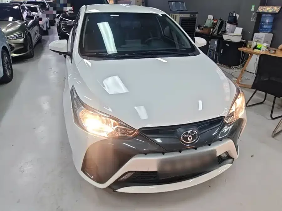 Toyota YARiS L