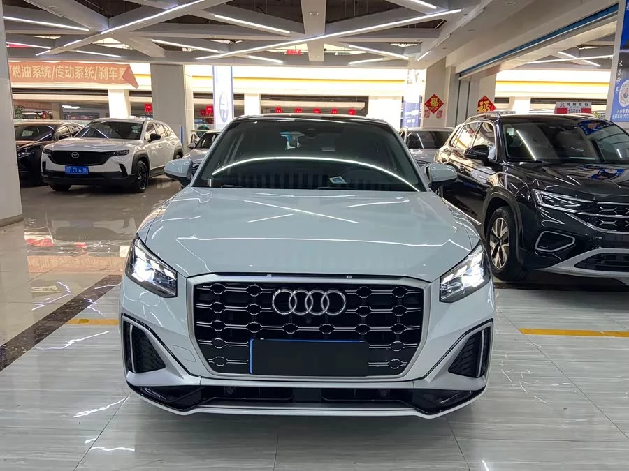 Audi Q2L