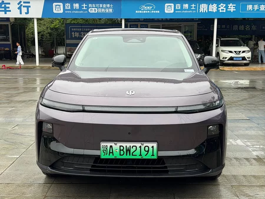 Leapmotor B10