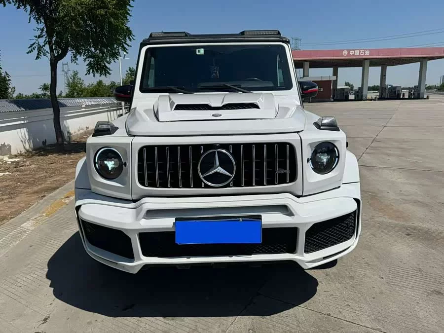 Mercedes Benz G-rated
