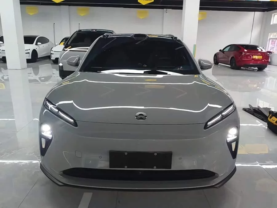 NIO ET5T