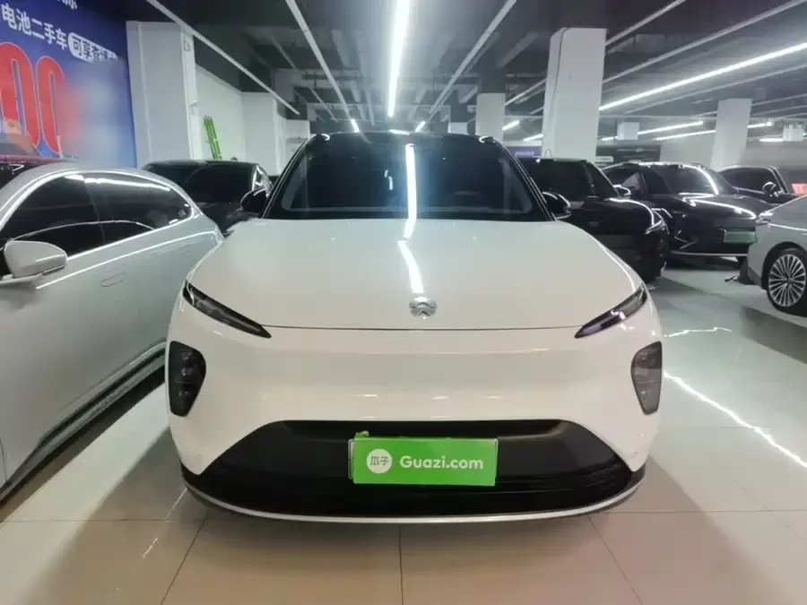NIO ES8