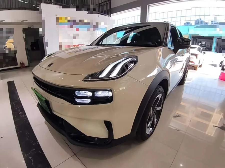 Lynk & Co 06