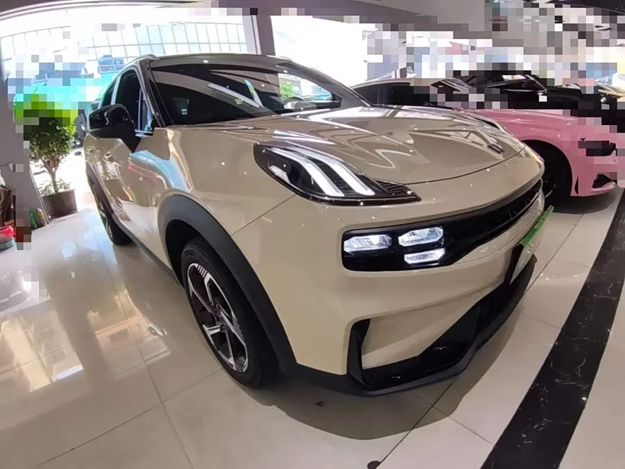 Lynk & Co 06