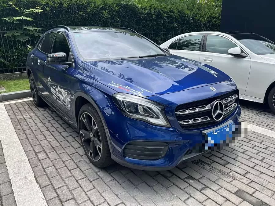 Mercedes Benz GLA