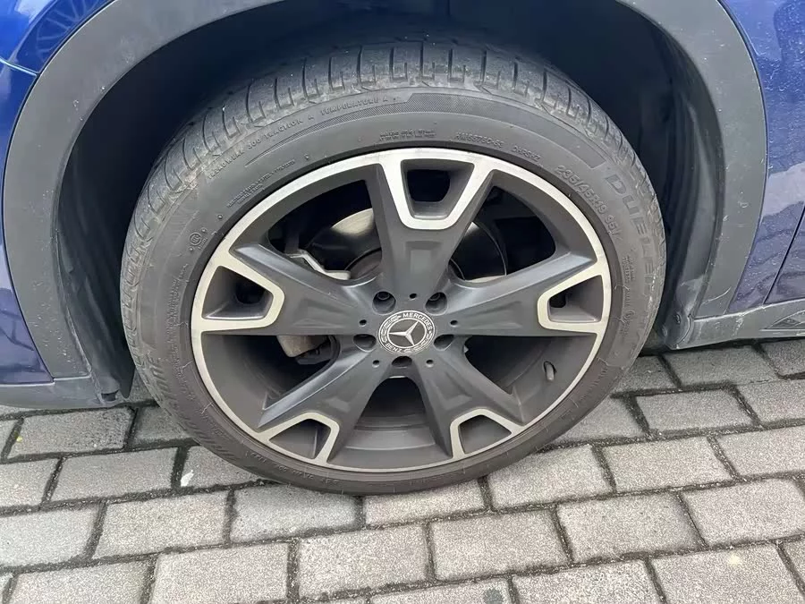 Mercedes Benz GLA