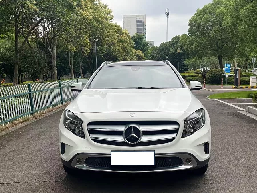 Mercedes Benz GLA