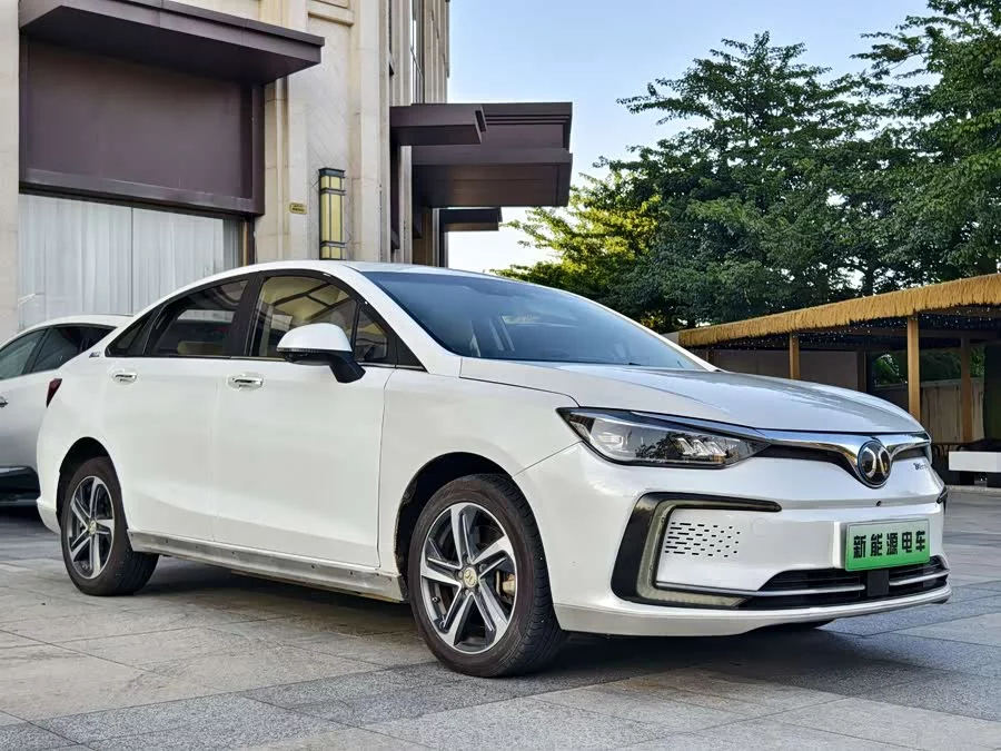 BAIC Beijing EU5