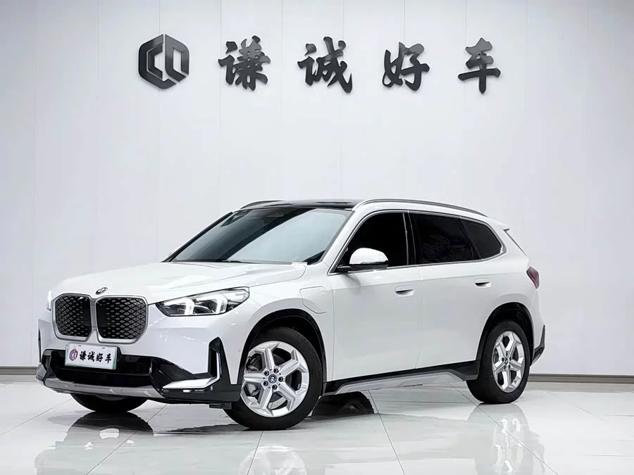 BMW iX1