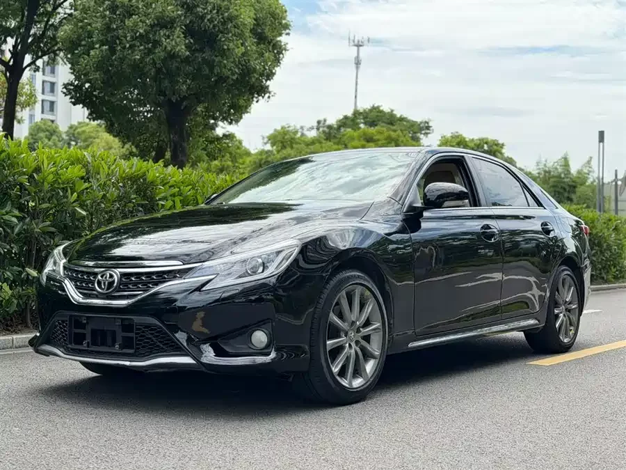 Toyota Reiz