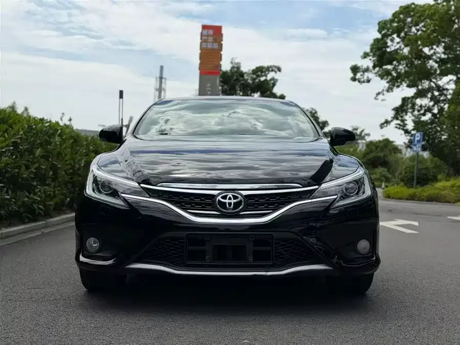 Toyota Reiz
