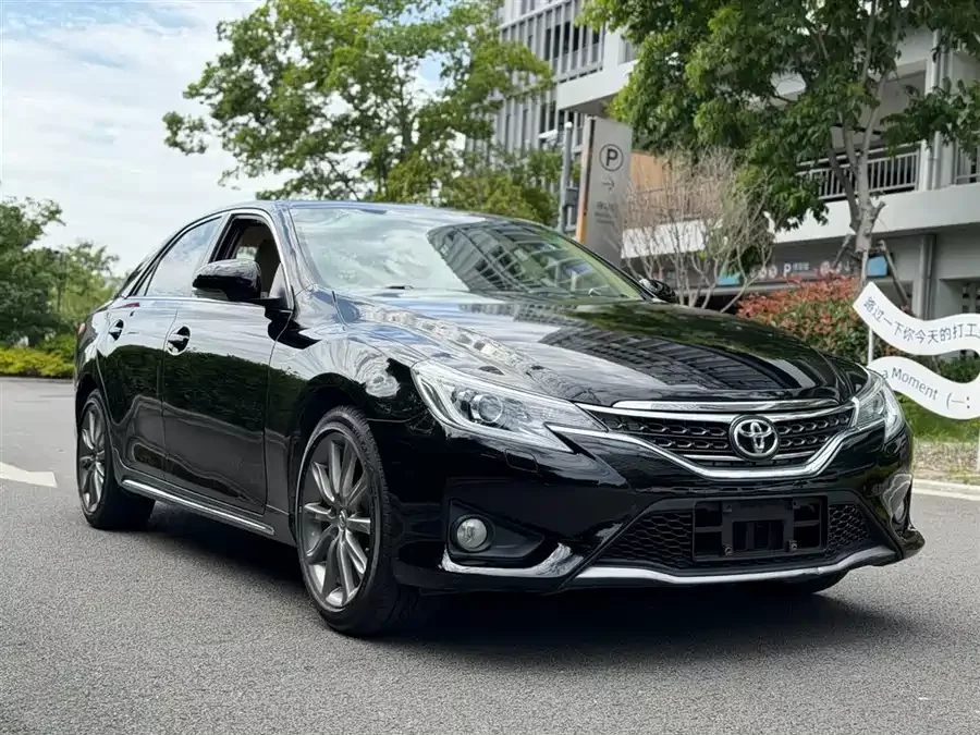 Toyota Reiz
