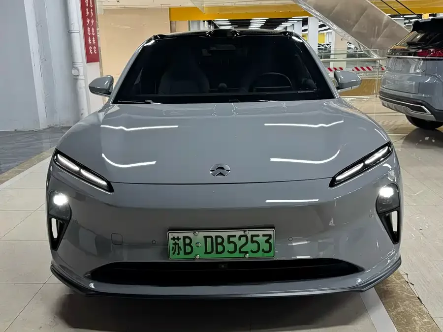 NIO ET5