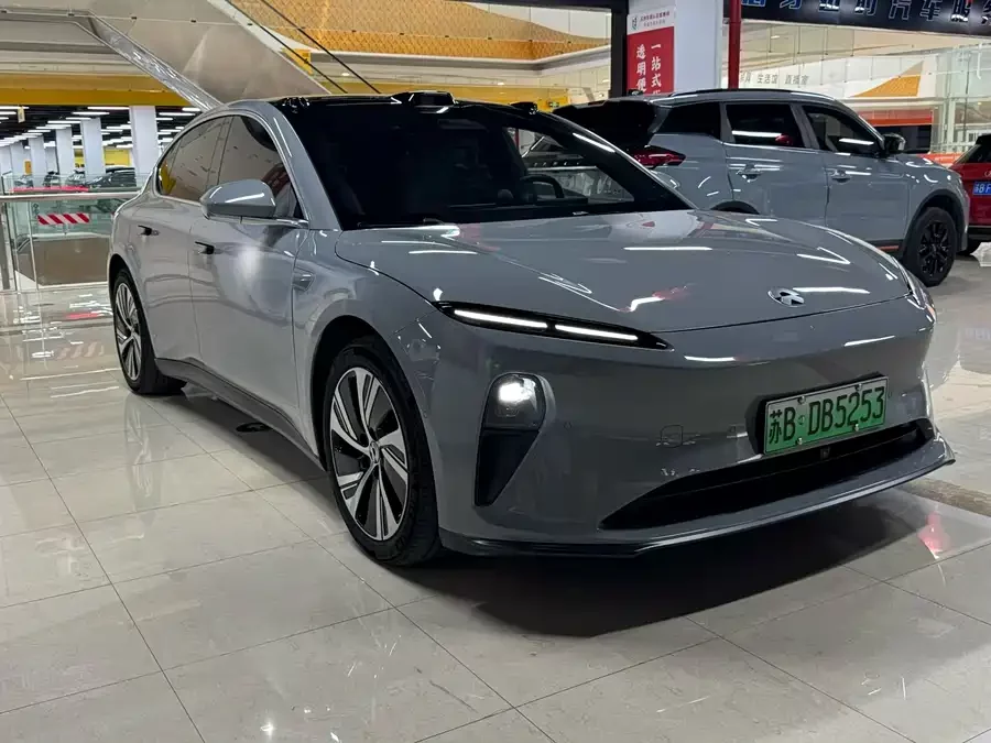 NIO ET5
