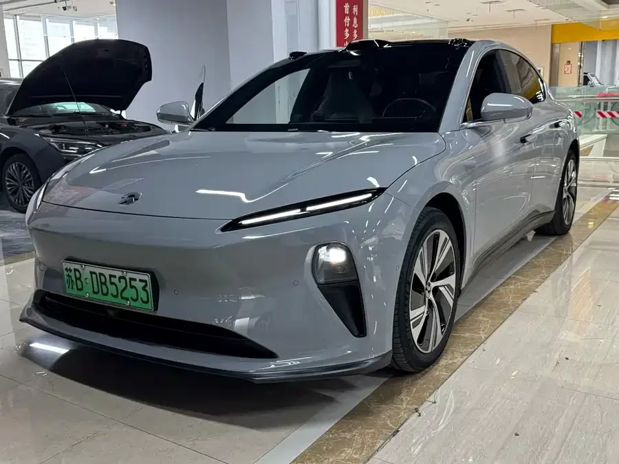 NIO ET5