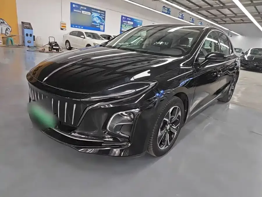 Hongqi E-QM5
