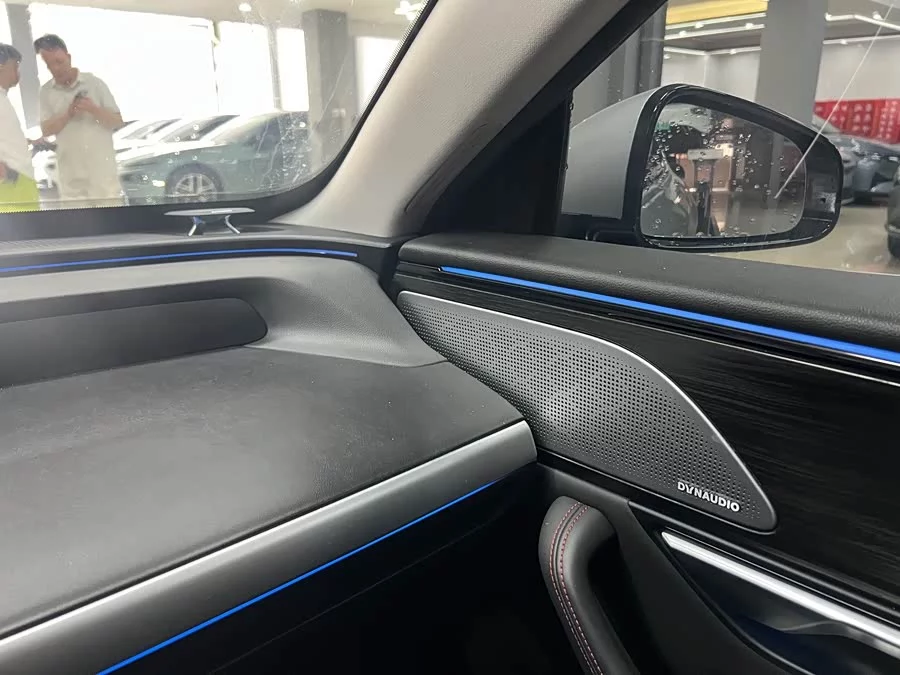 Xpeng P7