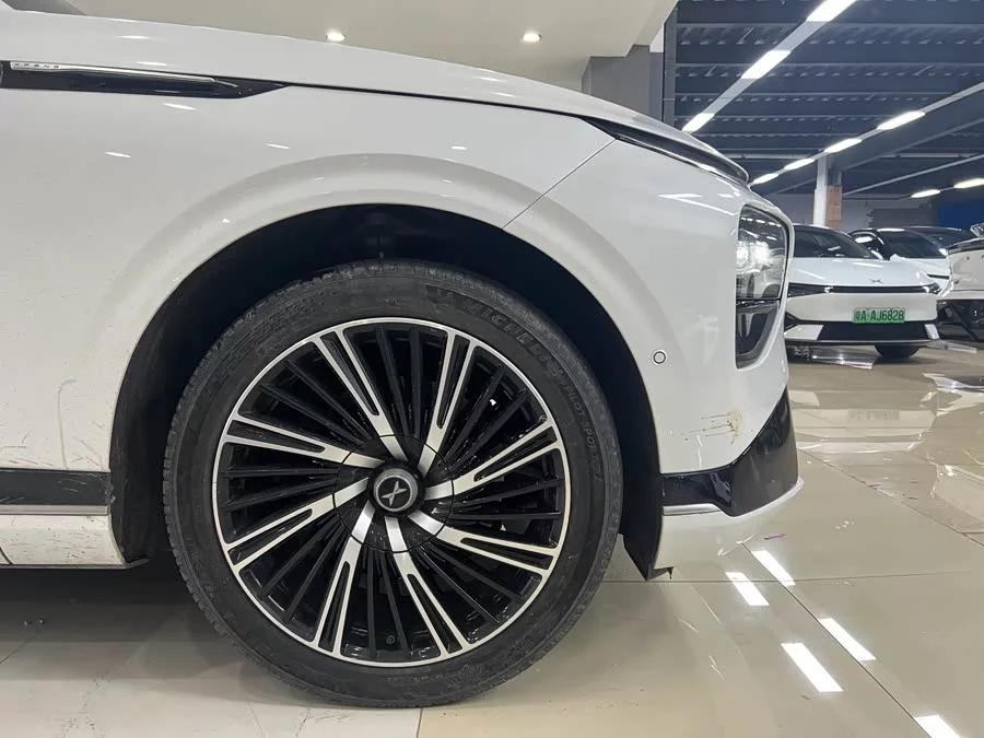 Xpeng G9