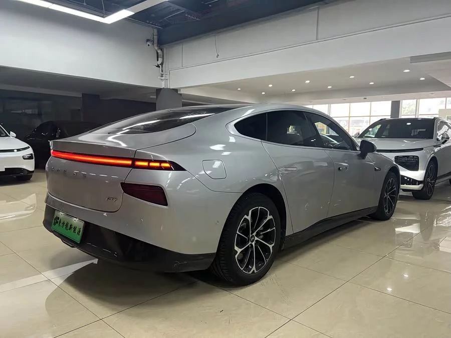 Xpeng P7