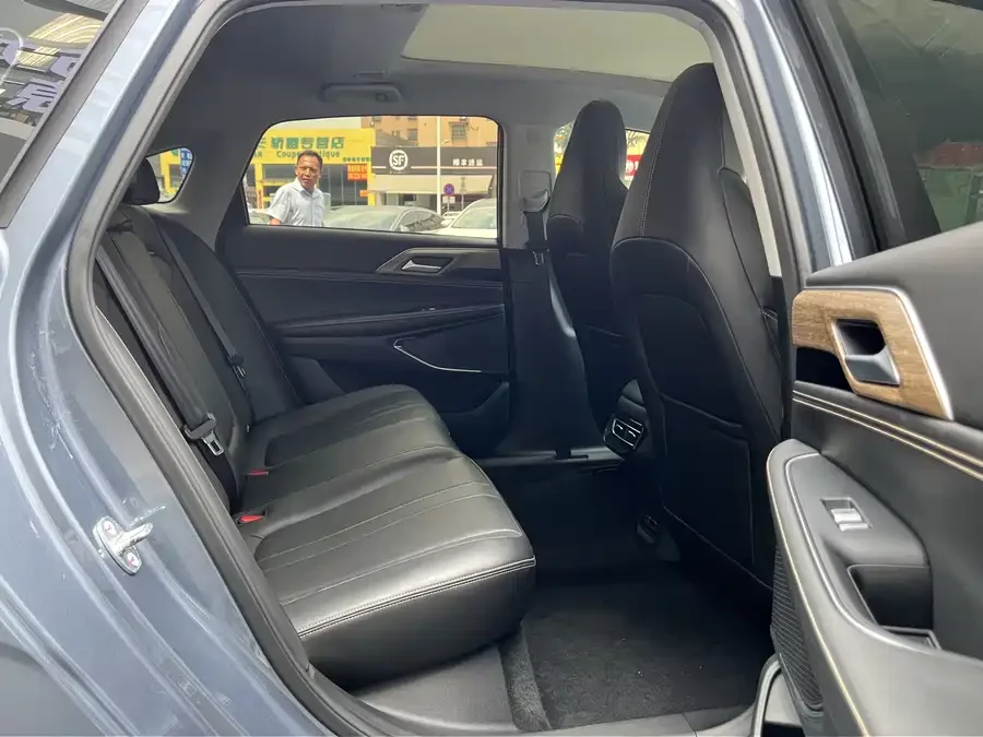 Xpeng P5