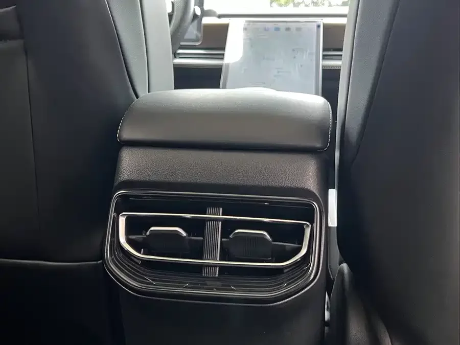 Xpeng P5