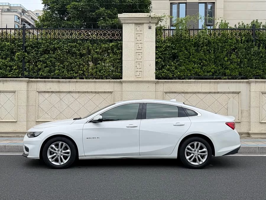 Chevrolet Malibu XL