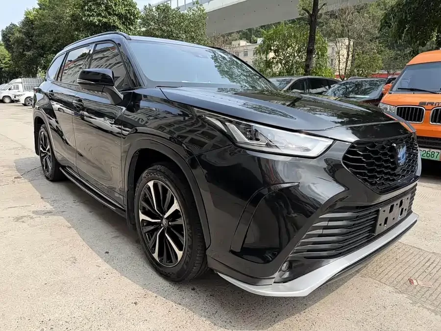 Toyota Crown Land