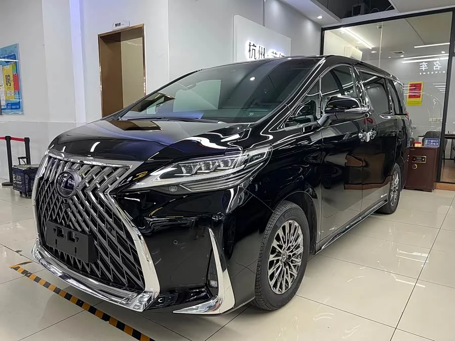 Lexus LM