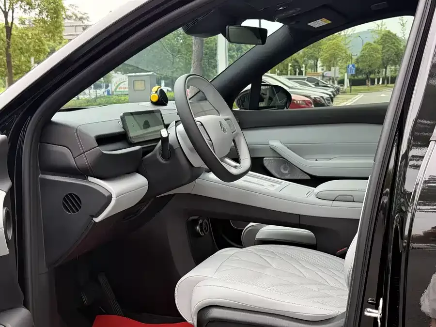 NIO ES6