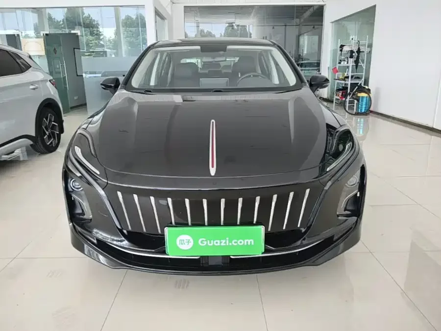 Hongqi E-QM5