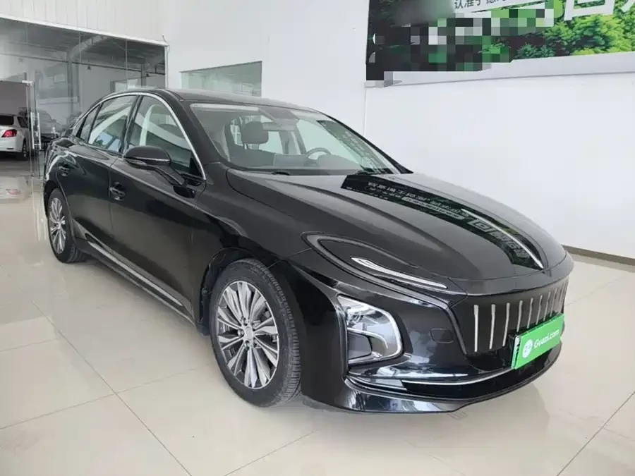 Hongqi E-QM5