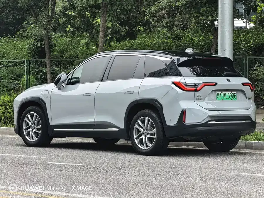 NIO ES6