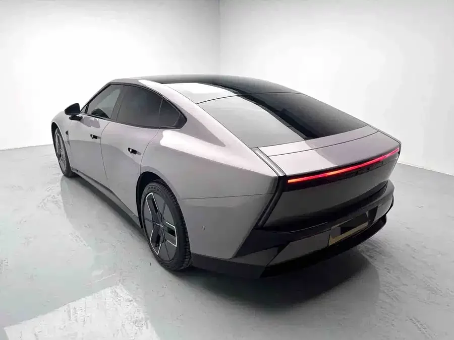 Xpeng P7