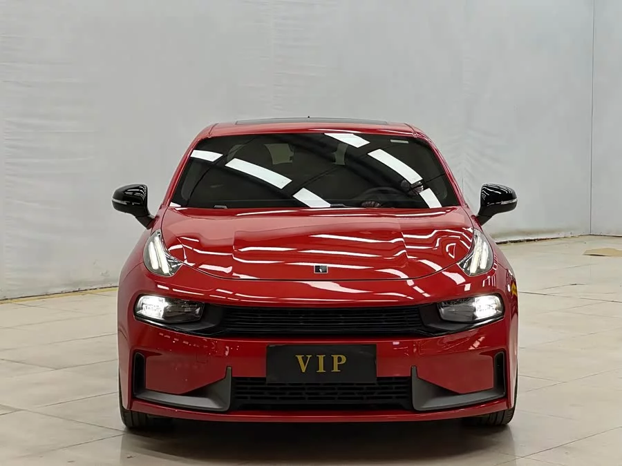 Lynk & Co 03