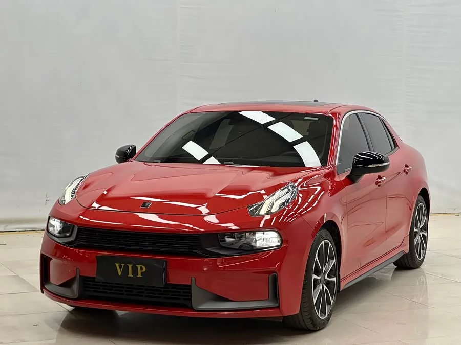 Lynk & Co 03