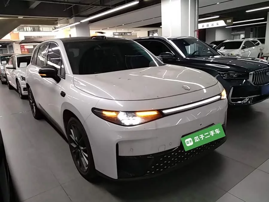 Leapmotor C10
