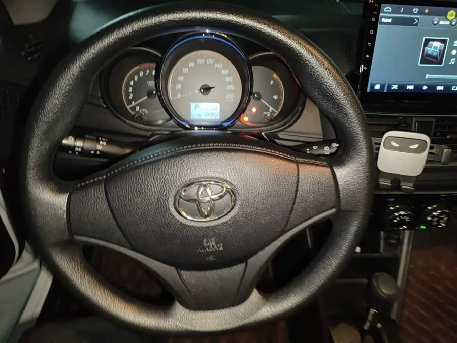 Toyota YARiS L