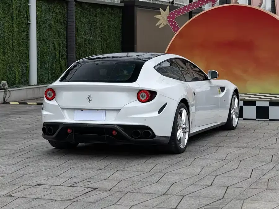 Ferrari FF