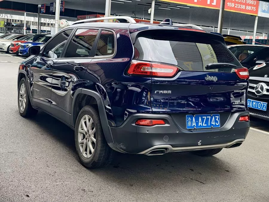 Jeep Cherokee