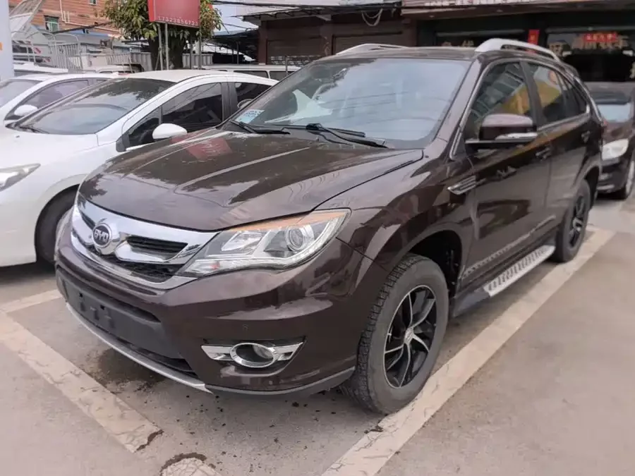 BYD S7