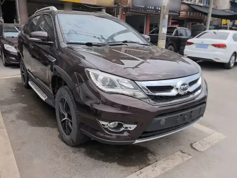 BYD S7