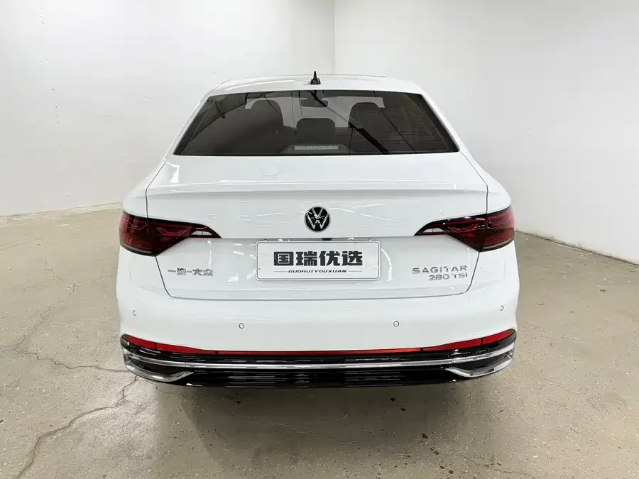 Volkswagen Sagitar
