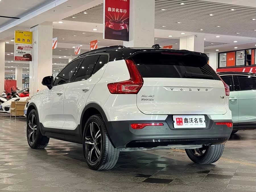 Volvo XC40