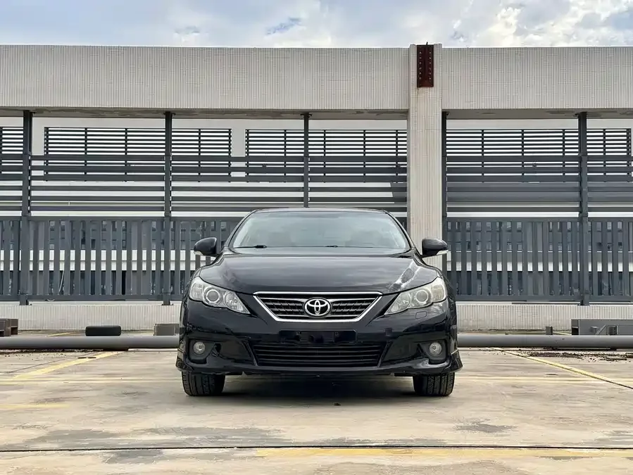 Toyota Reiz