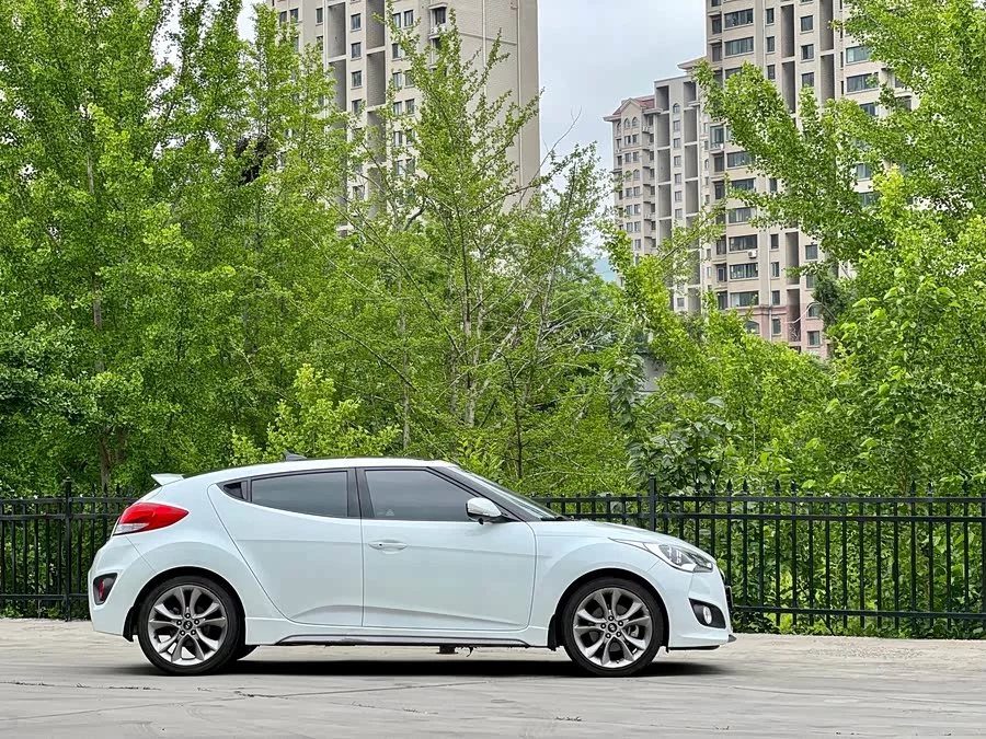Hyundai Veloster