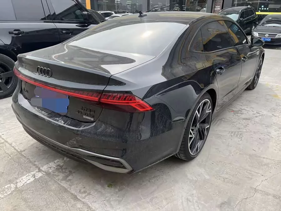 Audi A7L
