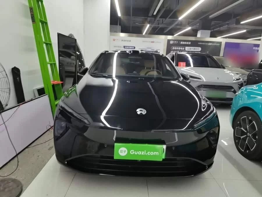 NIO ET7