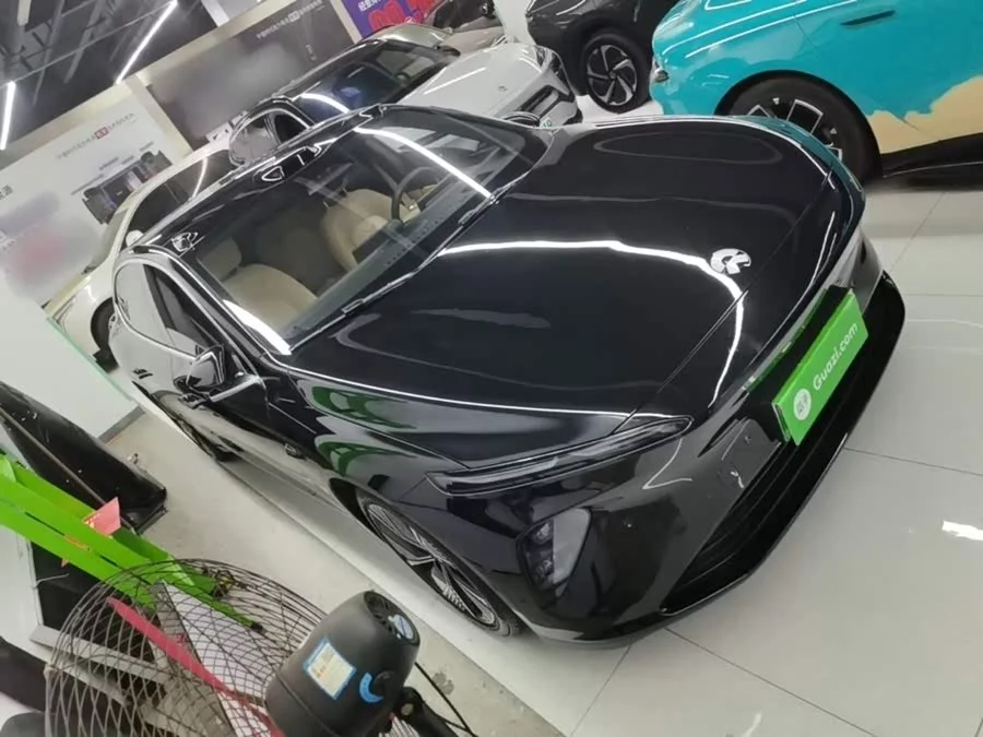 NIO ET7