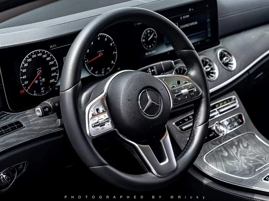Mercedes Benz CLS